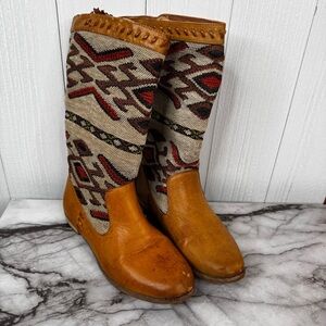 Vintage Knit Patterned Boots
